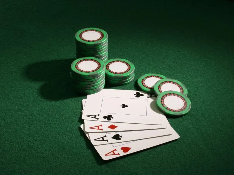 Những lưu ý khi tải game đánh bài